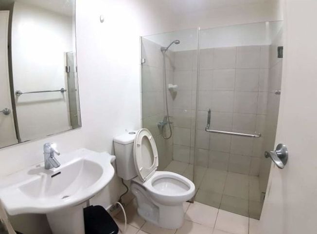 1BR Grand Midori Makati05