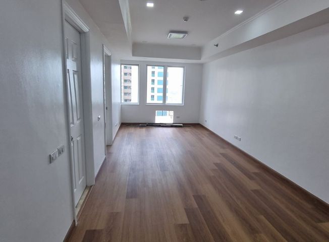 "1 Bedroom For Rent in Renaissance Tower 2000, Pasig City"06