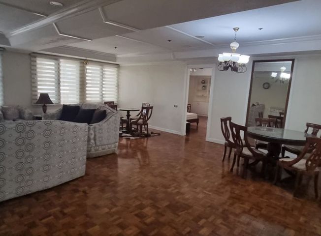 "3 Bedroom For Sale in Renaissance Tower 2000, Pasig City"02