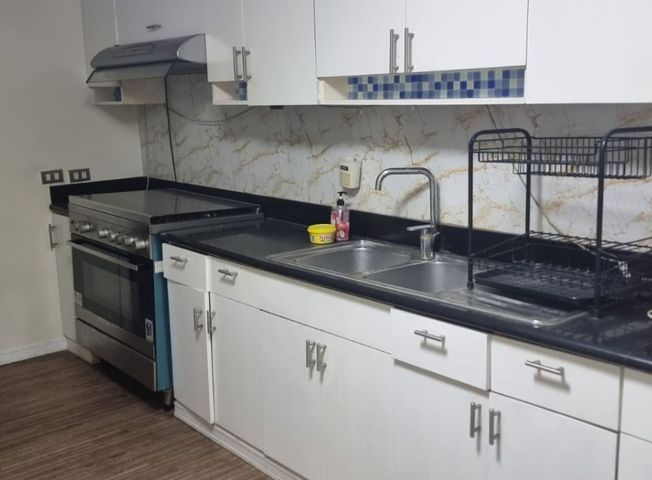 "3 Bedroom For Sale in Renaissance Tower 2000, Pasig City"06