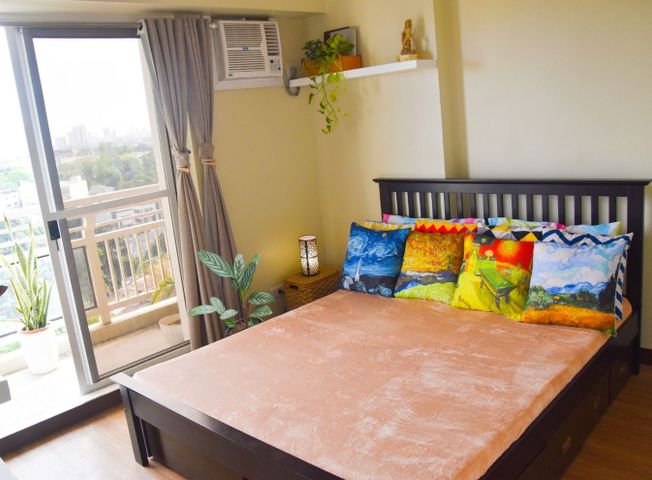 2BR Beautiful Corner Unit Viera Residences (2 Balconies) Fully Furnished03