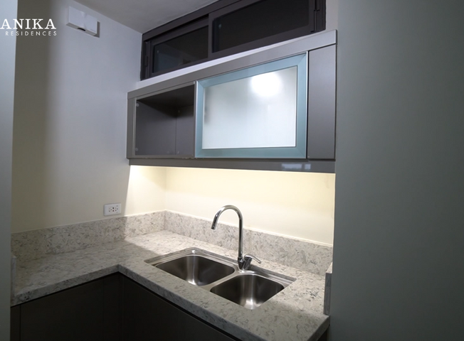"RFO 3 Bedroom Luxury Condominium Unit in Alabang (Near Festival Mall, Asian Hospital, FEU, La Salle Zobel) (Besides Palms Country Club) - Botanika Nature Residences"08