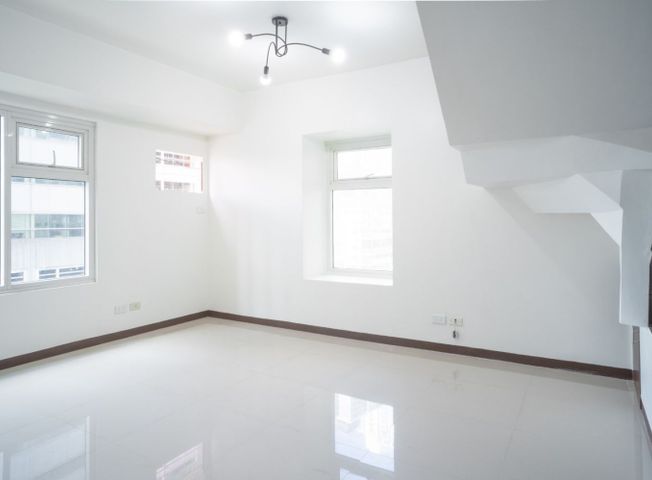 "For Lease/For Sale - Two Bedroom Unit in Gateway Garden Heights (Ready for Occupancy) in Pioneer, Mandaluyong City near SM Megamall, Shangri-La Edsa, Lourdes School, La Salle Greenhills, MRT 3 Station and Kapitolyo"06