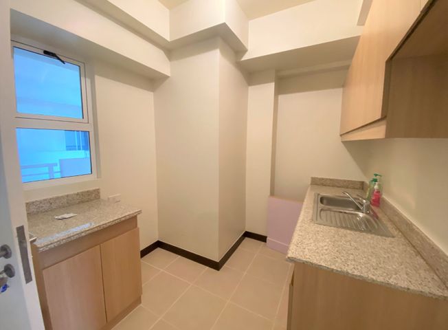 "2 Bedroom Unit For Rent in Brixton Place, Pasig City!"02
