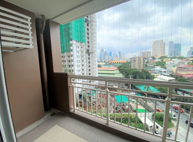 "2 Bedroom Unit For Rent in Brixton Place, Pasig City!"09