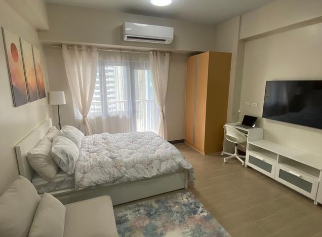 Fully Furnished Studio Unit with Balcony and Parking Space at The Ellis Makati09
