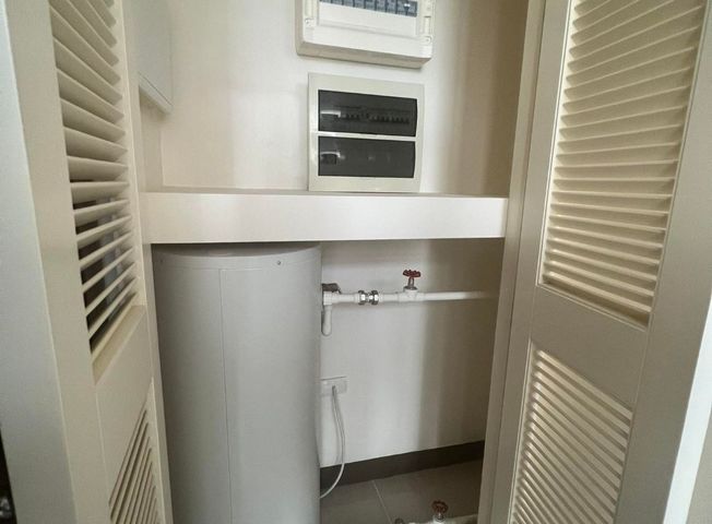 Spacious Three Bedroom for Rent in Albany Luxury Residences- McKinley West🏢✨07