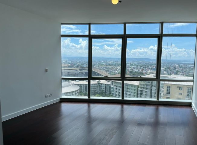 "Exclusive Offering: Limited Inventory 2 Bedroom for Sale in East Gallery Place, BGC!"05