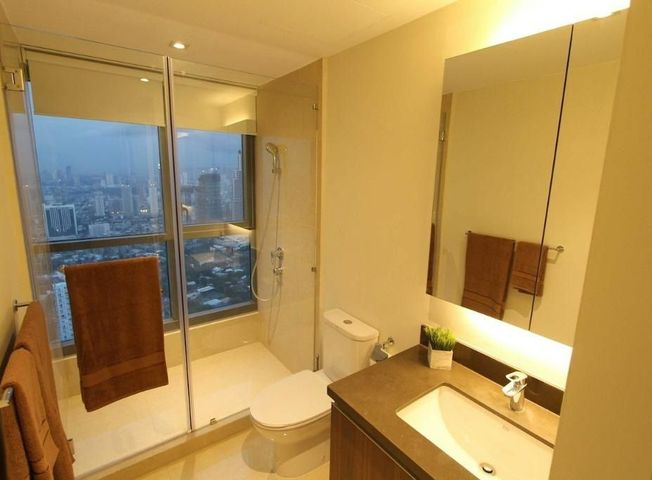 "For Rent: 2BR Luxury Unit in Shang Salcedo, Makati City, P130k/mo"05