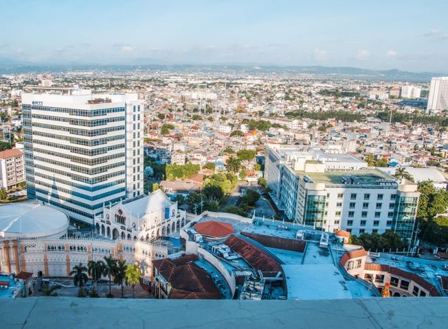 For Sale / Rent: The Venice Luxury Residences 3-BEDROOM Remodeled Bi-level Penthouse in McKinley Hill Taguig03