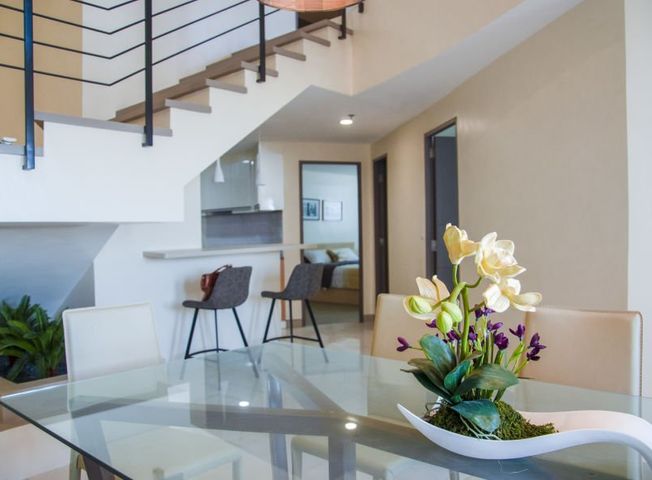 For Sale / Rent: The Venice Luxury Residences 3-BEDROOM Remodeled Bi-level Penthouse in McKinley Hill Taguig06