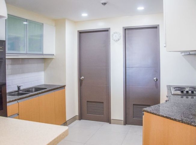 For Sale / Rent: The Venice Luxury Residences 3-BEDROOM Remodeled Bi-level Penthouse in McKinley Hill Taguig07