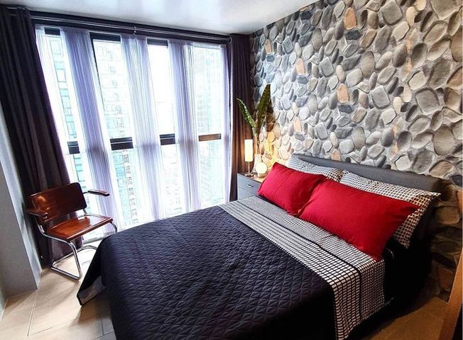 "Live in Luxury: 2-Bedroom Uptown Ritz for Rent with Designer Interiors - Available March 20,2023! ✨🏢"09