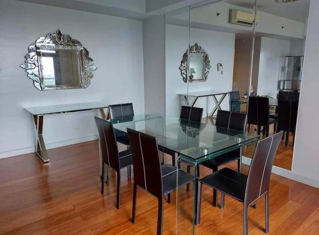 FOR RENT Spacious 3 Bedroom in BGC with stunning view of Manila Golf Course02