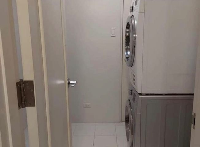 FOR RENT Spacious 3 Bedroom in BGC with stunning view of Manila Golf Course08