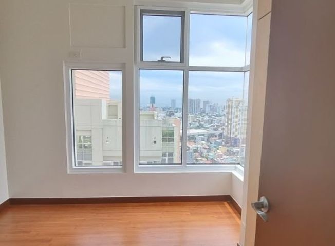 "Rent to Own 3 BR 88 sqm with Balcony beside Red Residences, Makati City"06