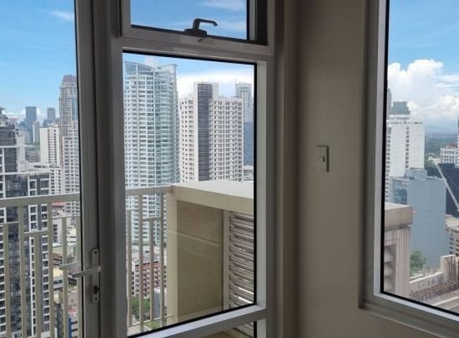 "Lease to Own 3 BR with Balcony at Paseo De Roces, Makati City"04