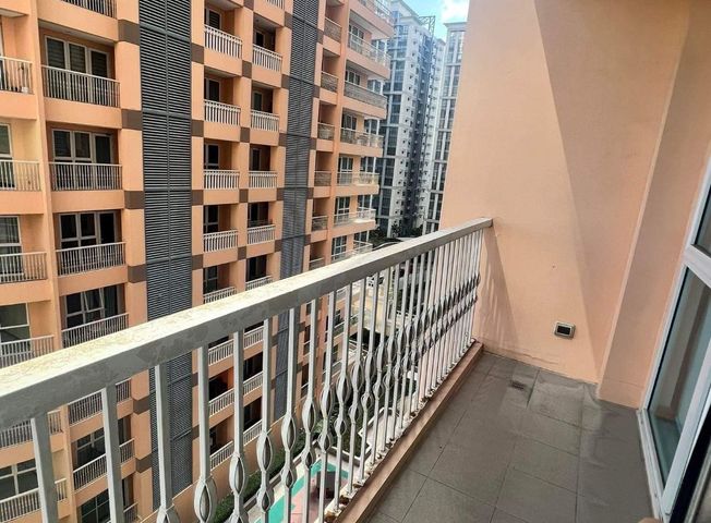For rent 1 bedroom semi furnished in Venice Mckinley06