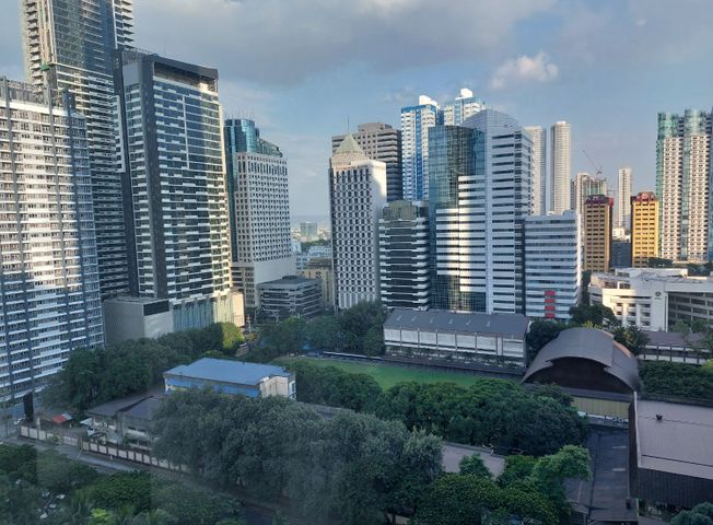 2 Bedroom with balcony for Rent at St. Francis Shangri-la Place03
