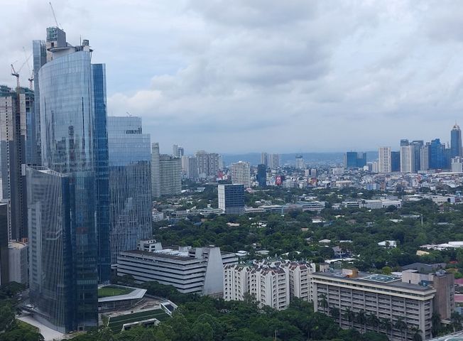 3 Bedroom for Rent at The Shang Grand Tower05