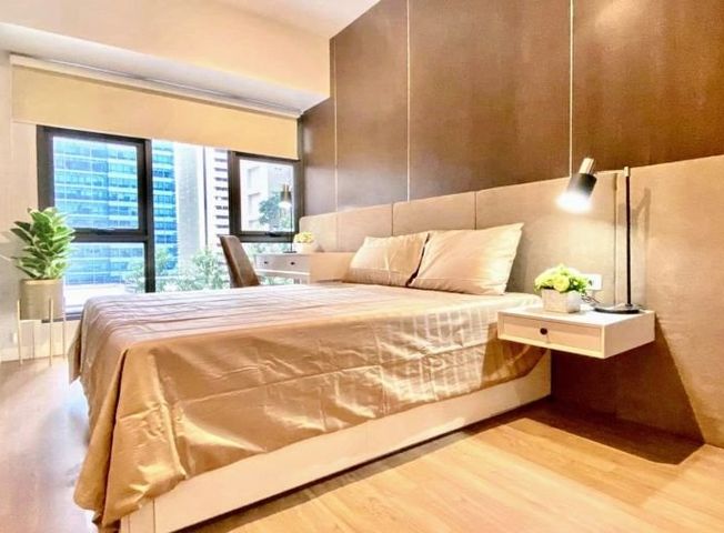 "FOR LEASE! Interior-Designed 2BR in Escala Salcedo, Makati for 100,000 per month"08