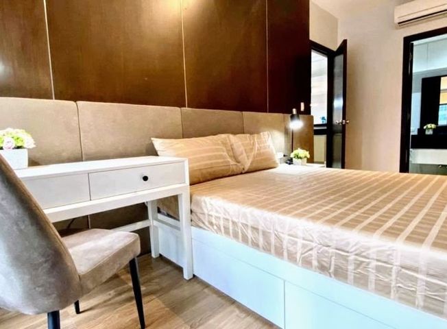 "FOR LEASE! Interior-Designed 2BR in Escala Salcedo, Makati for 100,000 per month"10