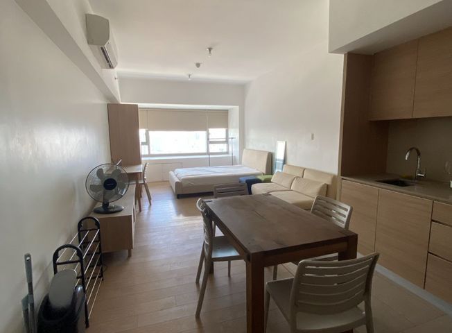 Studio Unit at One Shangri-La Place02