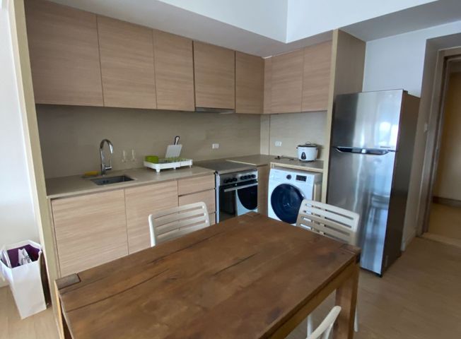 Studio Unit at One Shangri-La Place04