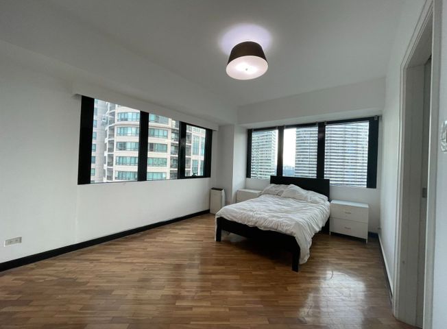 Spacious 2 Bedroom Condo for Lease at Joya Rockwell Makati05
