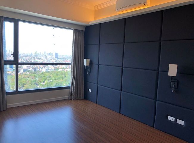 Shang Salcedo Place | Three Bedroom 3BR Condo For Sale - #403709