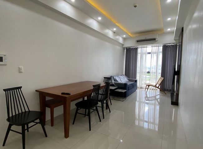 2BR Unit For Rent in Salcedo Skysuites02