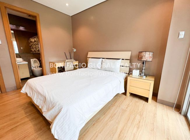 "For Rent: 2 Bedroom in The Luxe Residences, BGC, Taguig | TLRX017"05
