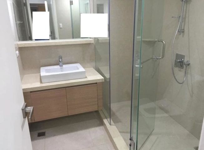 "FOR RENT Fully Furnished 1BR unit in One Shangri-La Place, Mandaluyong"06
