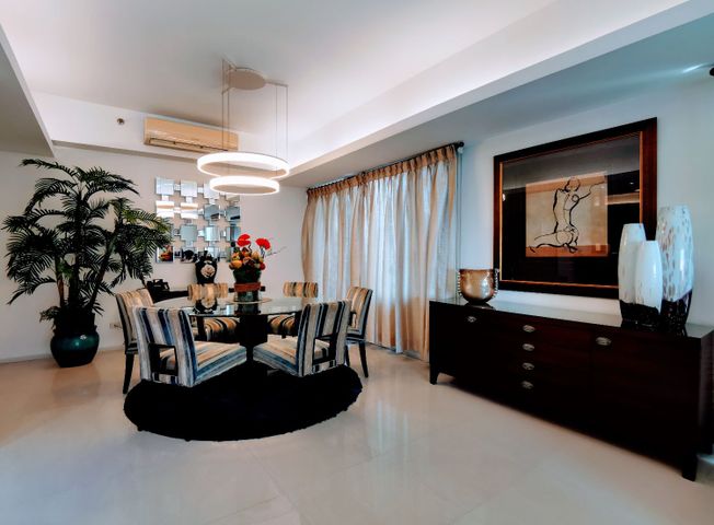 "Luxuriously furnished 3BR Condo in Arya Residences, BGC"02