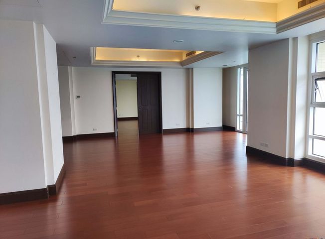 Four Bedroom condo unit for Rent in Discovery Primea at Makati City02