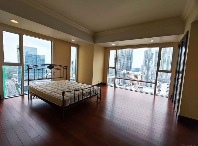 Four Bedroom condo unit for Rent in Discovery Primea at Makati City03