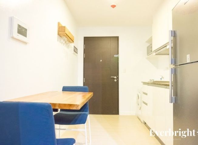 "FOR SALE Furnished Studio unit in Salcedo Skysuites, Makati City"04
