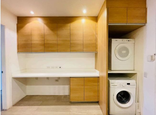 Modern 3 bedroom Unit in Essensa BGC06