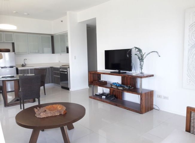 Fully Furnished unit in Arya Residences for Sale & Rent02
