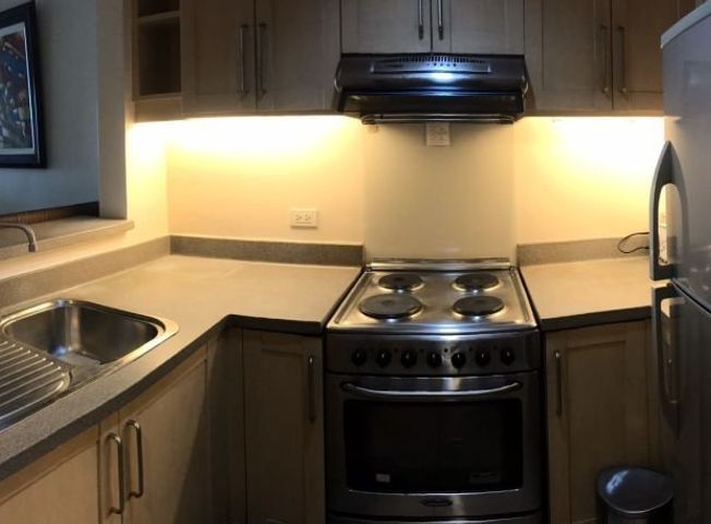 "Fully-furnished 1BR in Joya, Rockwell for Rent"06