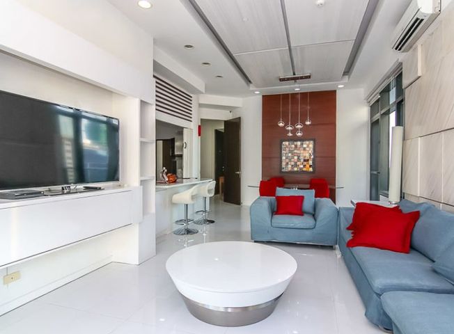 "Stunning 3 Bedroom Penthouse with Terrace in Arya, BGC"02
