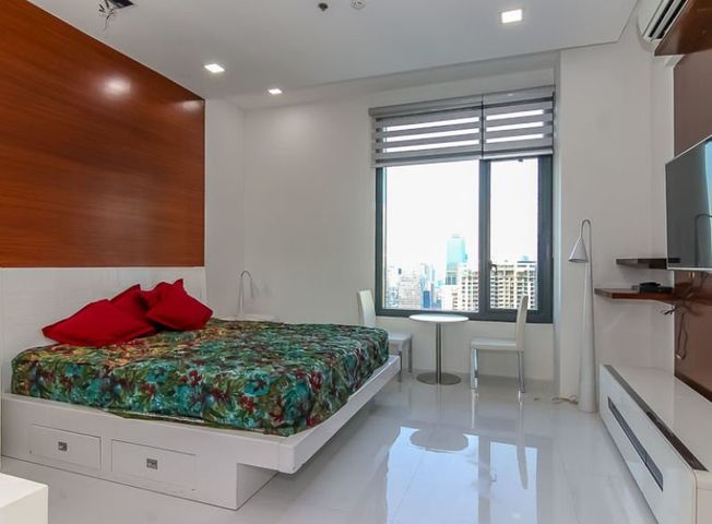"Stunning 3 Bedroom Penthouse with Terrace in Arya, BGC"06
