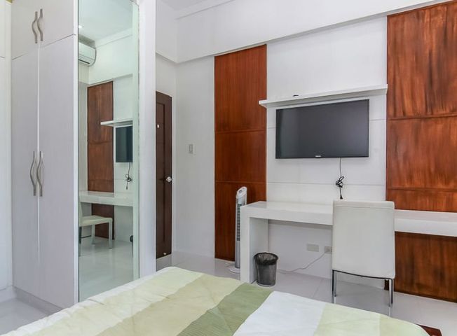 "Stunning 3 Bedroom Penthouse with Terrace in Arya, BGC"10