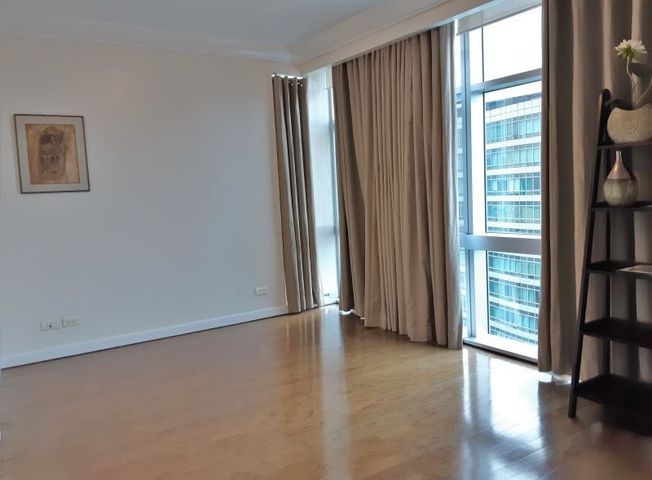 "Furnished 3 Bedroom in Pacific Plaza Towers, BGC for Rent"06