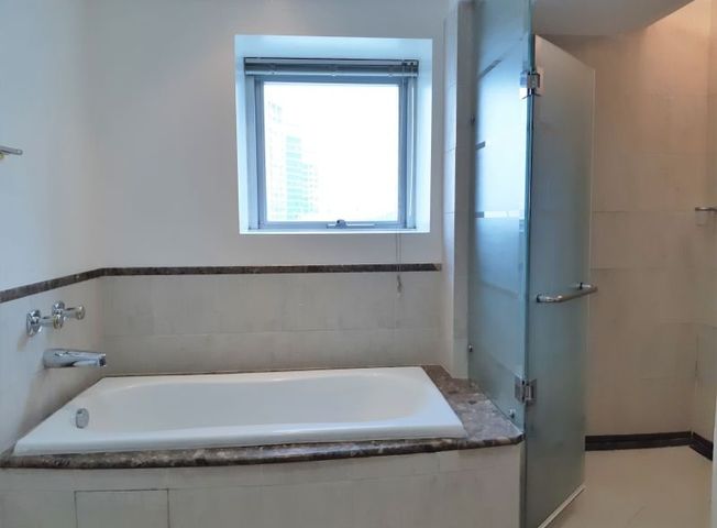 "Furnished 3 Bedroom in Pacific Plaza Towers, BGC for Rent"08