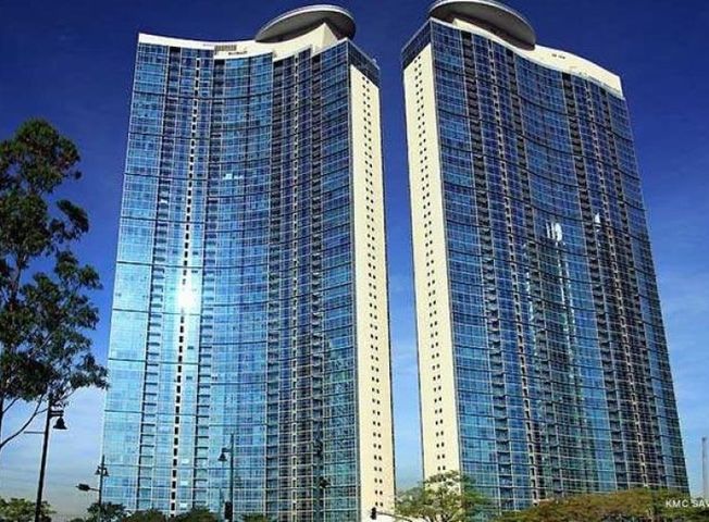 "Furnished 3 Bedroom in Pacific Plaza Towers, BGC for Rent"10