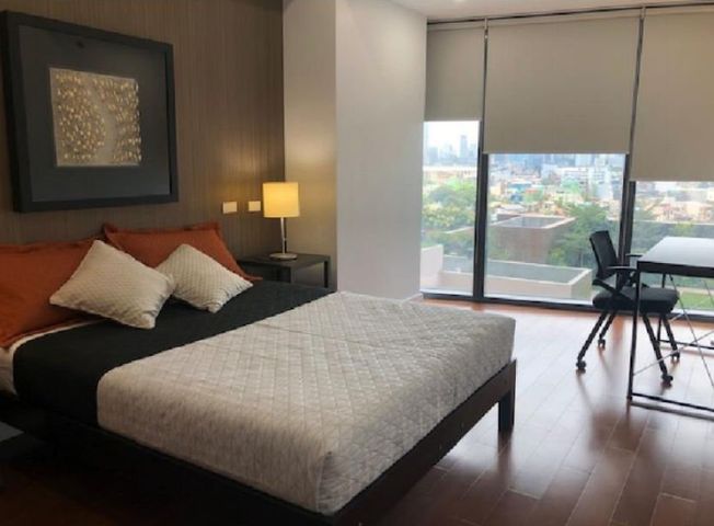 2br unit in Grand Hyatt BGC Taguig (104sqm)02