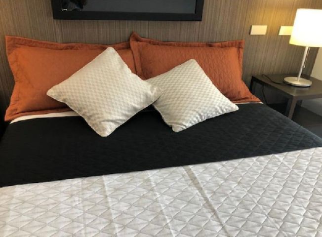 2br unit in Grand Hyatt BGC Taguig (104sqm)03