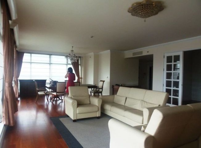 Affordable 3-Bedroom for Rent in One Roxas Triangle03