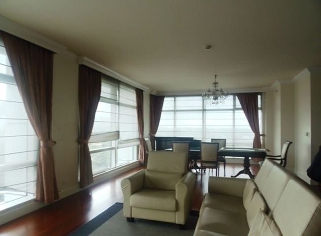 Affordable 3-Bedroom for Rent in One Roxas Triangle05
